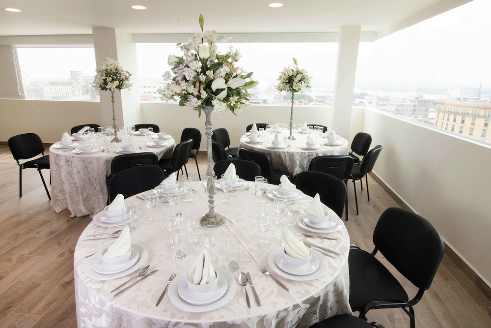 Ramada by Wyndham Tampico Centro 41/56
