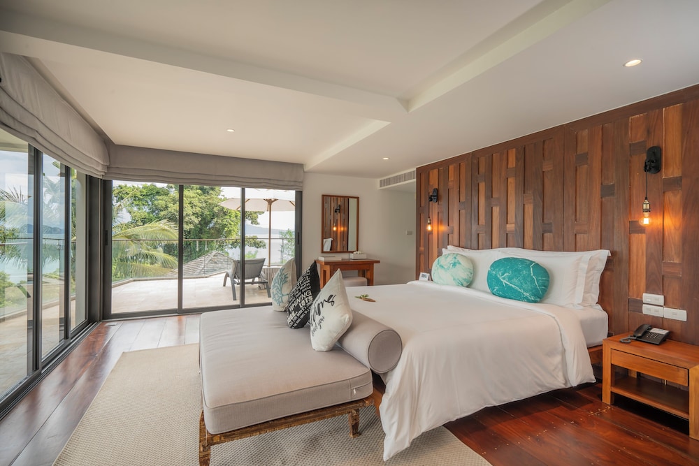 Hilltop Pool Villa