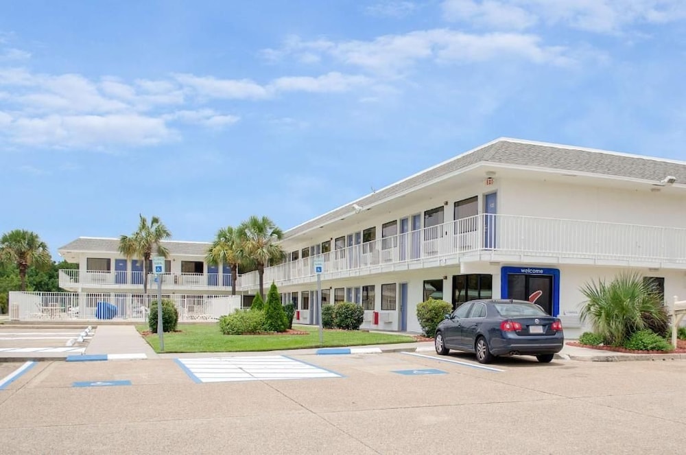 Motel6 Gulfport, MS – Airport 33/48