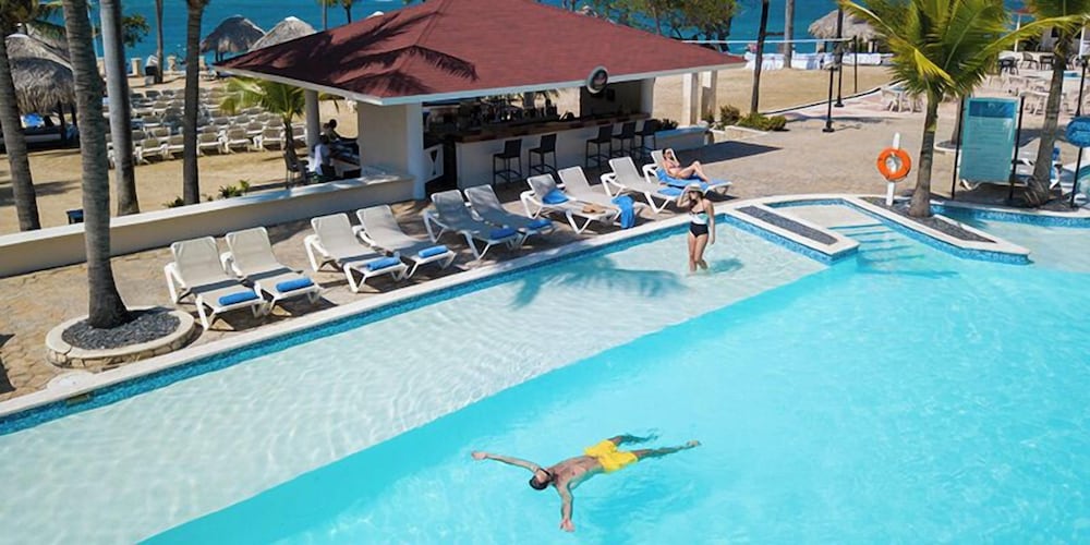 Cofresi Palm Beach and Spa Resort All Inclusive 62/66