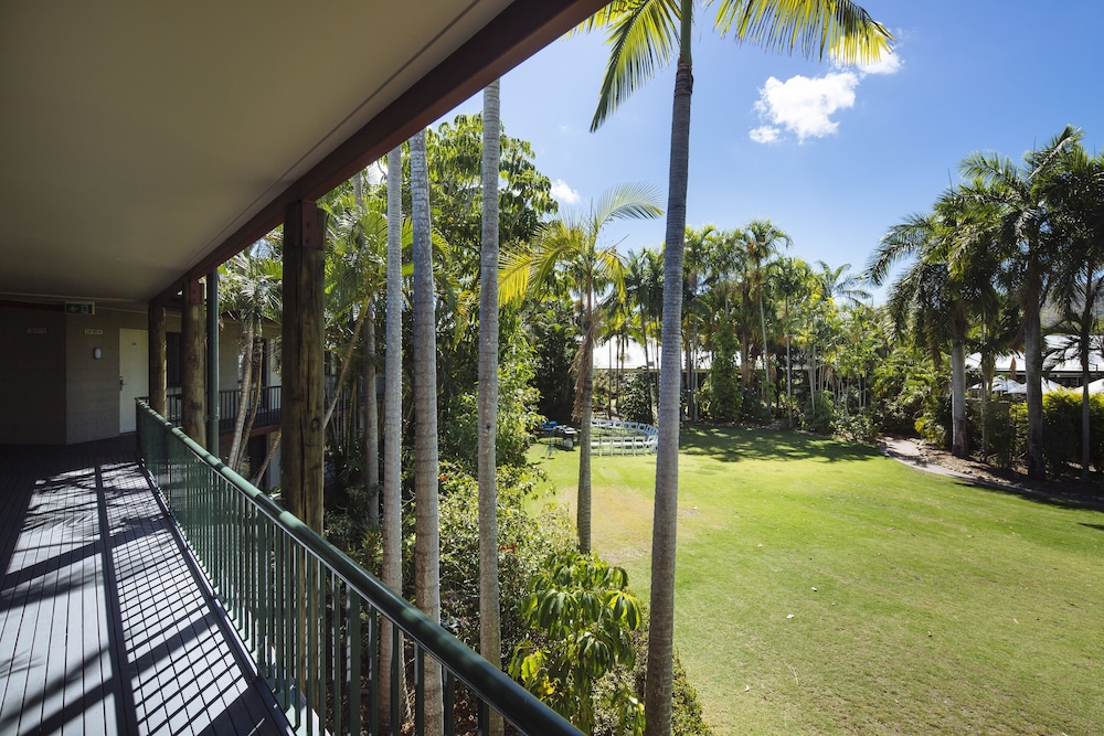MERCURE TOWNSVILLE 11/61