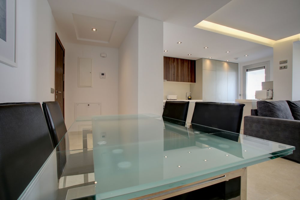 Aqua Apartments Marbella 9/80