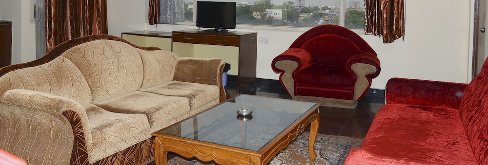 Hotel Anmol Continental 24/27