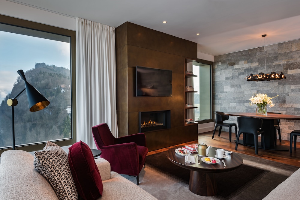Burgenstock Hotel & Alpine Spa 69/90