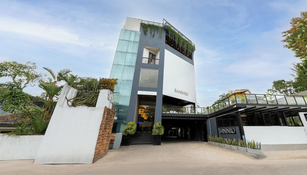 Saninro Residences & Food Court 43/50