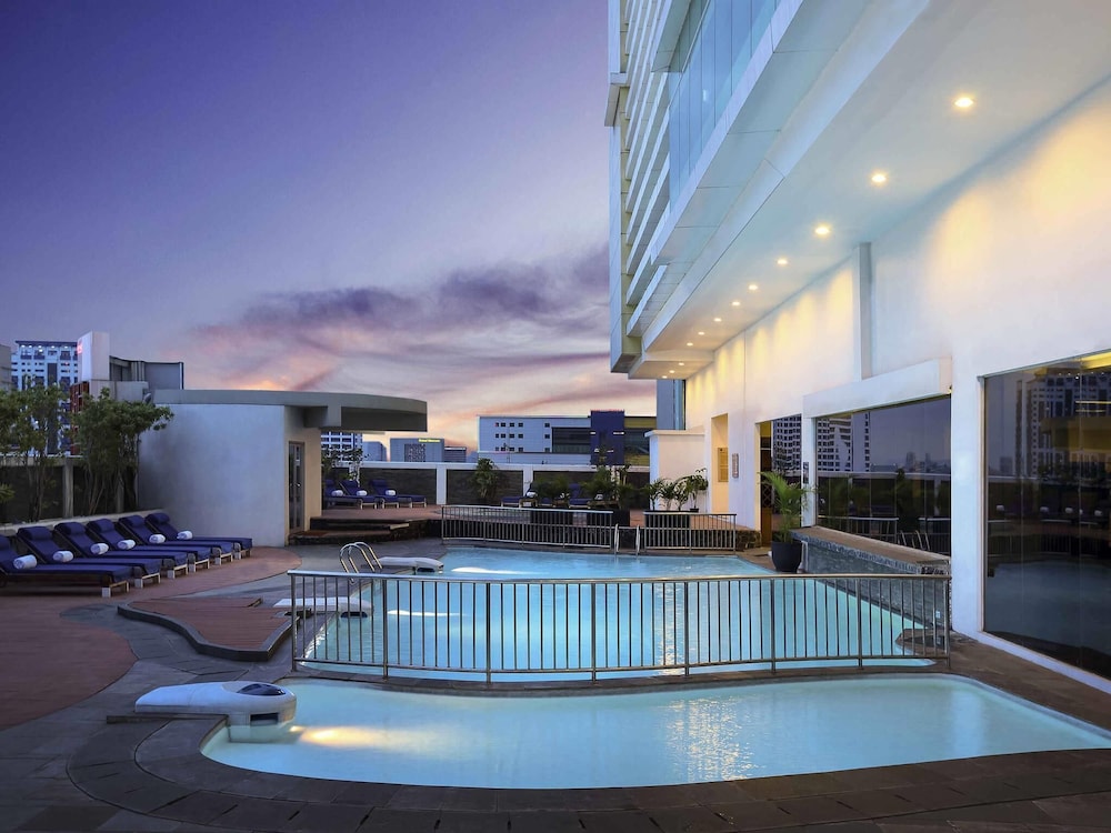 Novotel Jakarta Gajah Mada 23/49