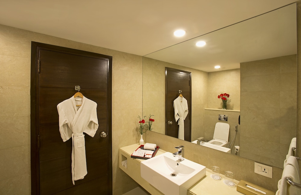 Udman Chattarpur by Ferns N Petals 15/15