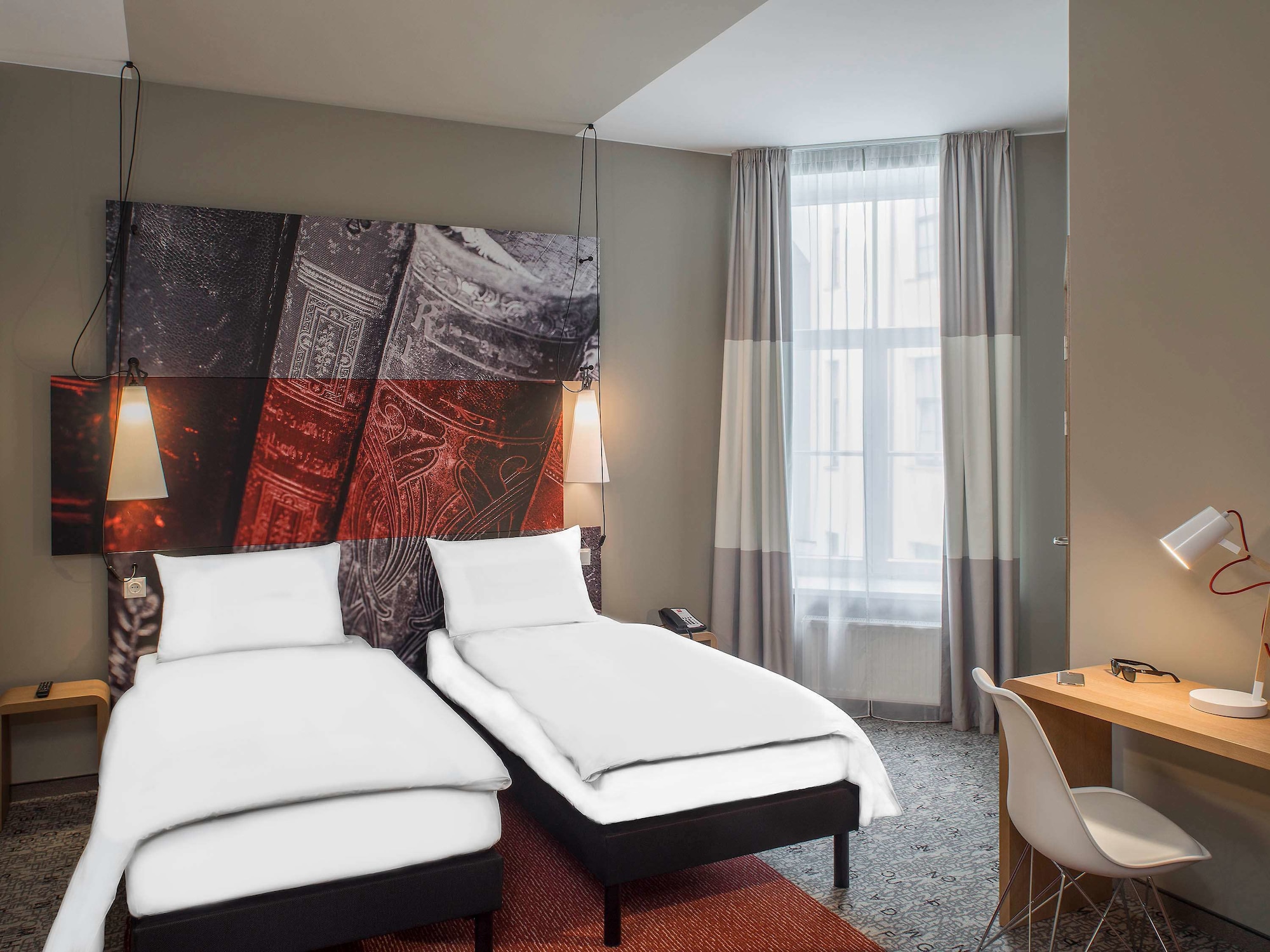 STANDARD, TWIN BEDS