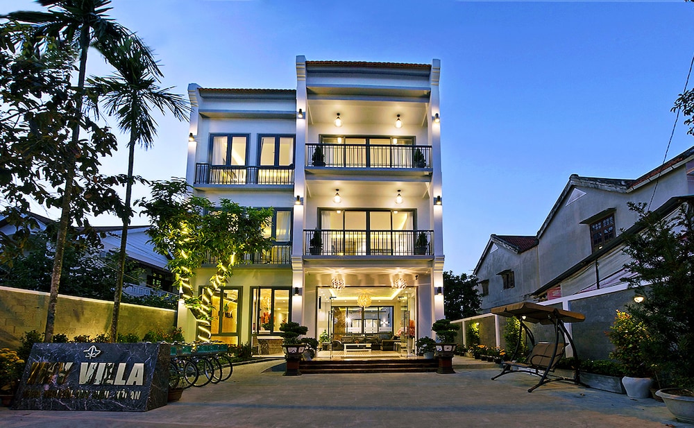 Ivy Villa 2/49