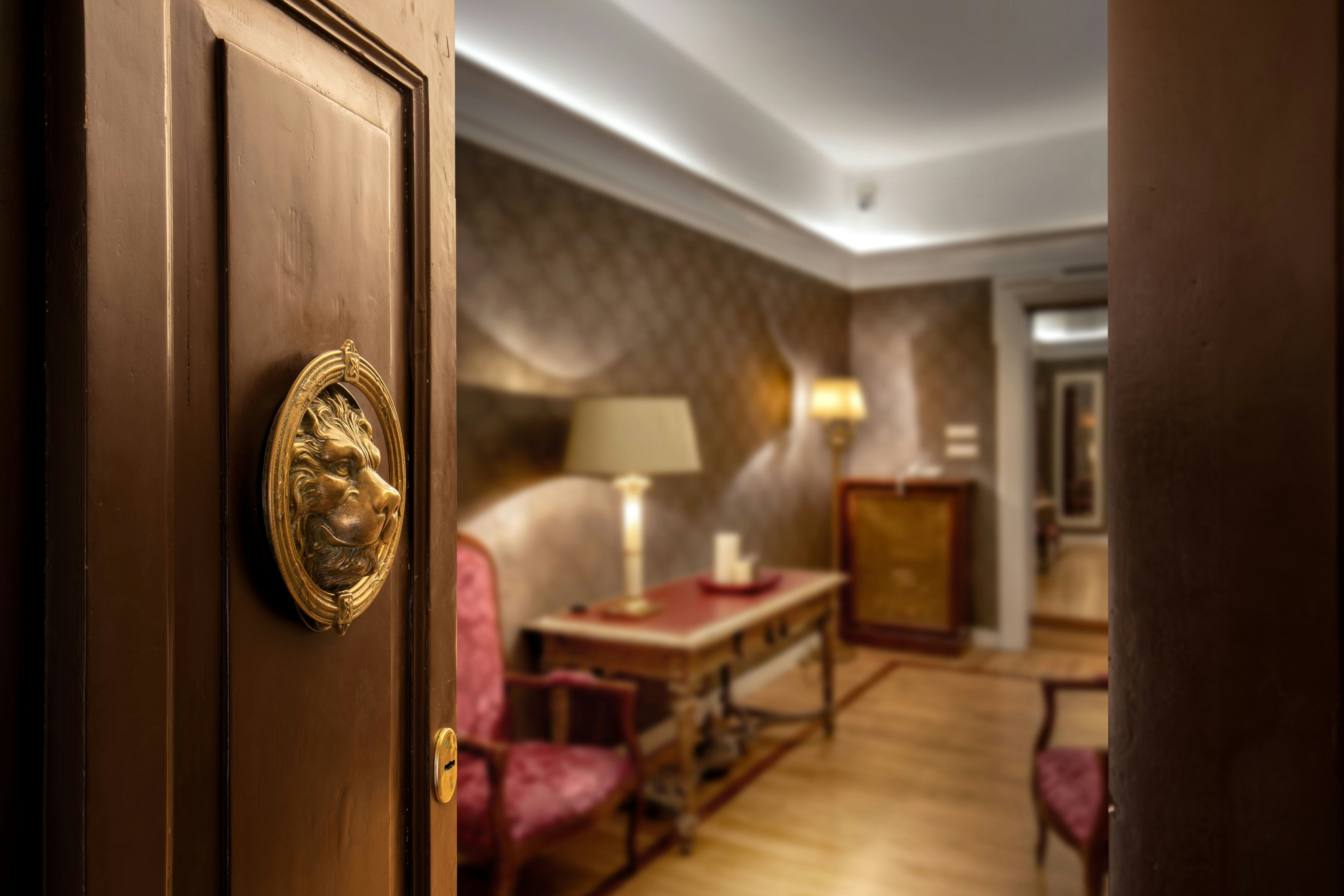 Residenza Frattina 36/49