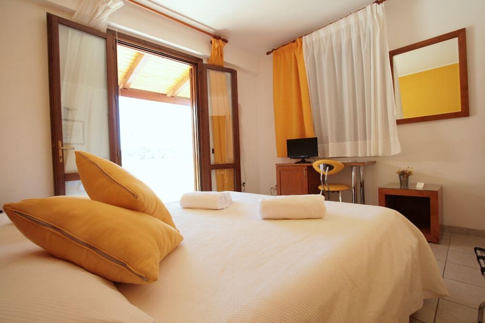 Iride Hotel 13/43