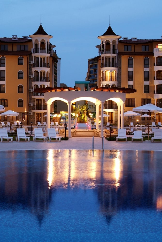 Royal Sun Holiday Complex 40/50