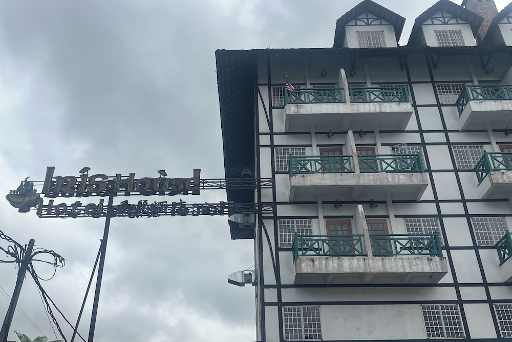 Iris House Hotel 12/65