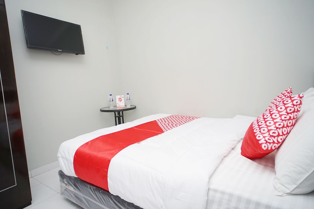 OYO 1007 Alletha Guest House 2 18/24