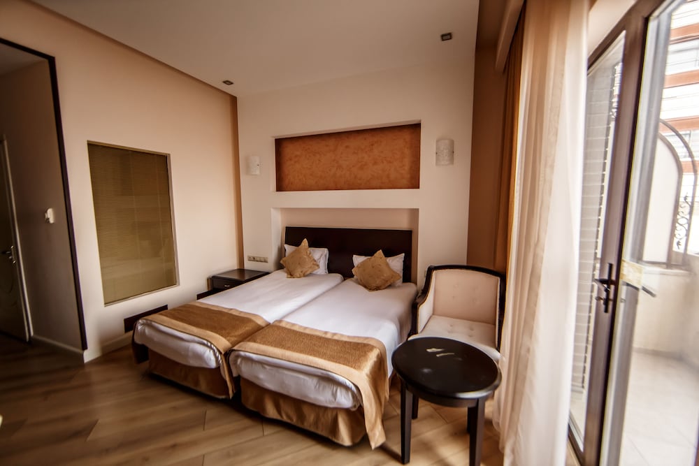 The Crown Hotel 27/50