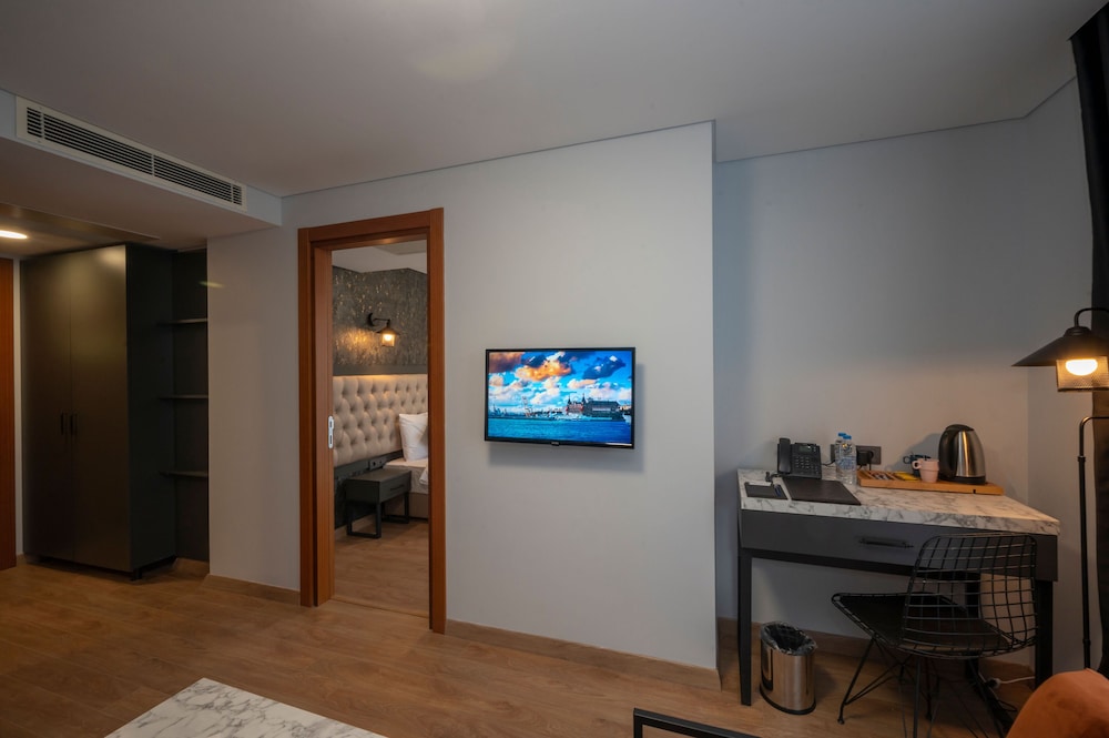 Ka Suites & Hotel 51/58