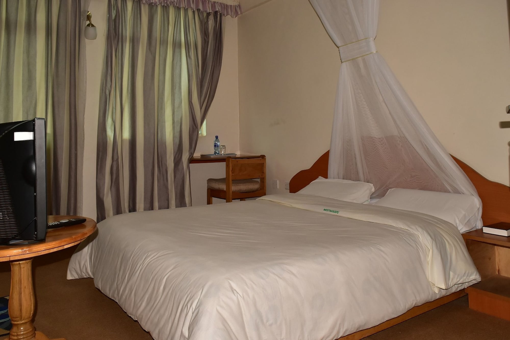 Standard, Twin Beds