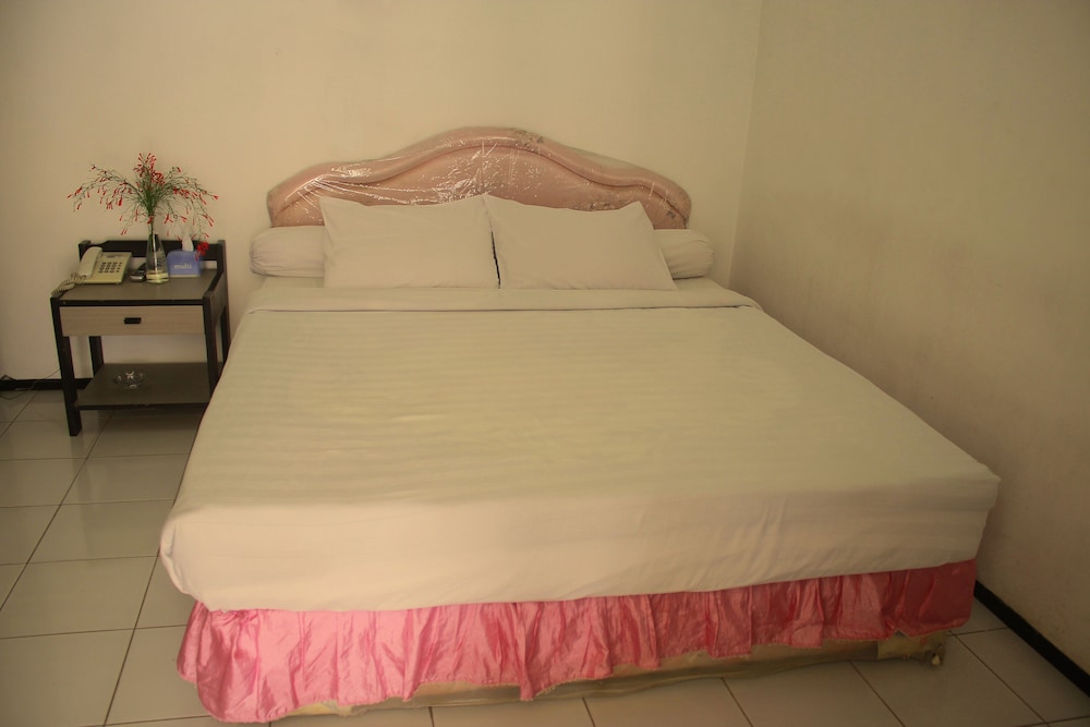 Berlian Abadi Hotel 12/55