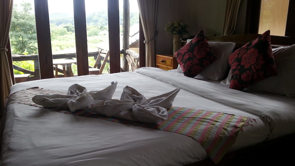 Pai Love & Baan Chon Phao Resort 15/35