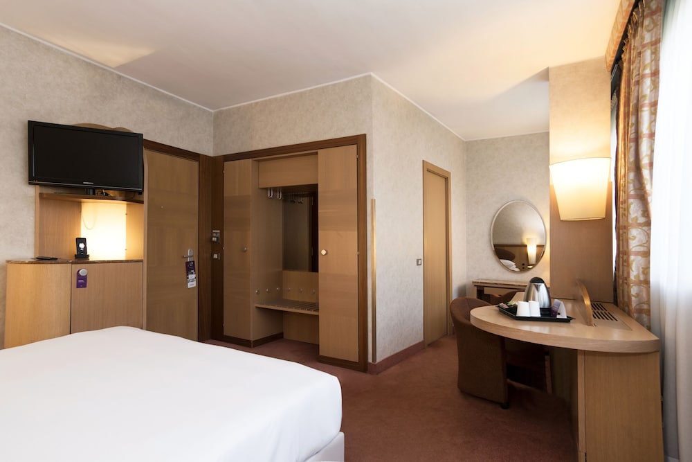 Mercure Roma West 23/73