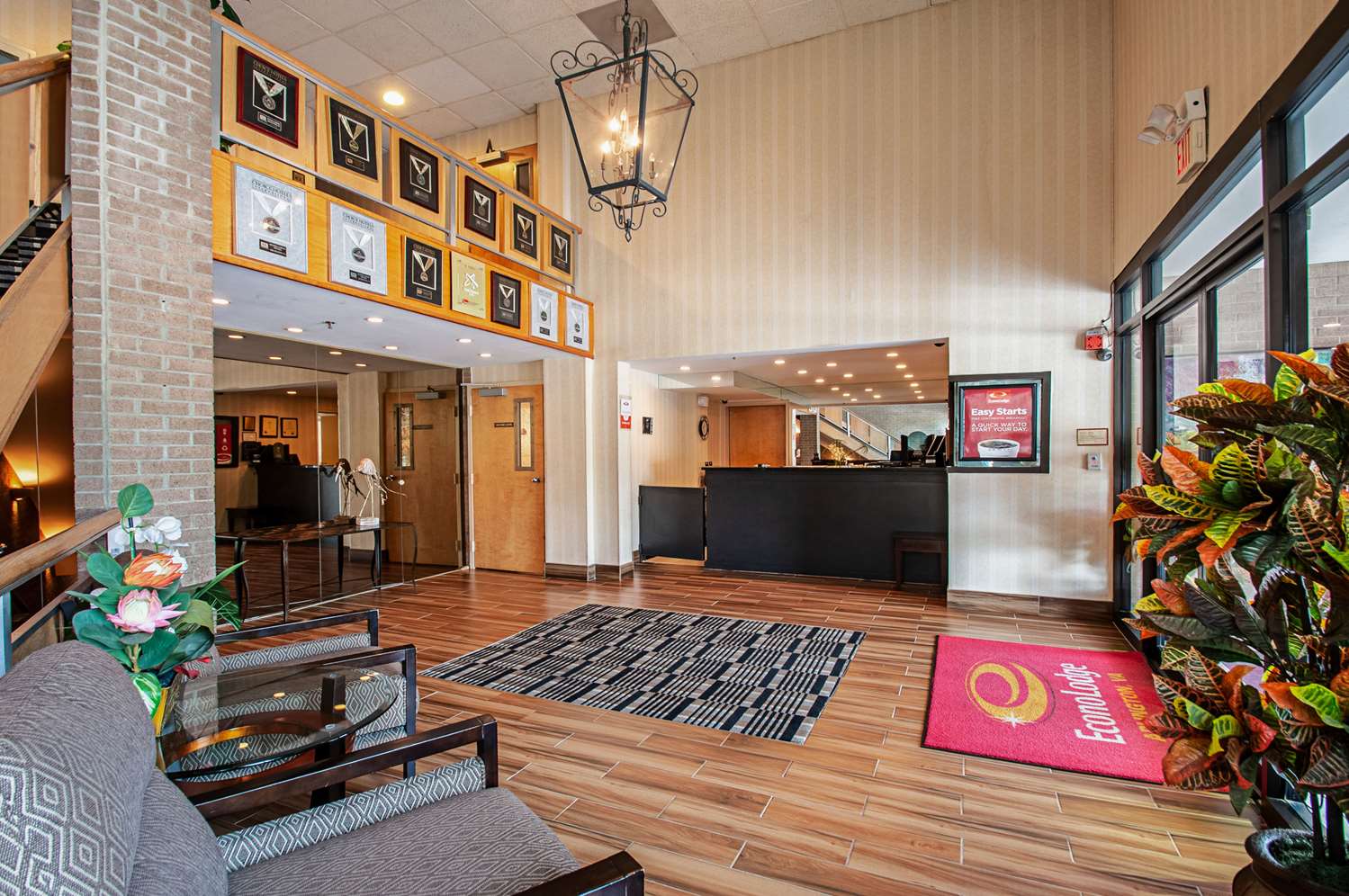 Econo Lodge Metro 2/36