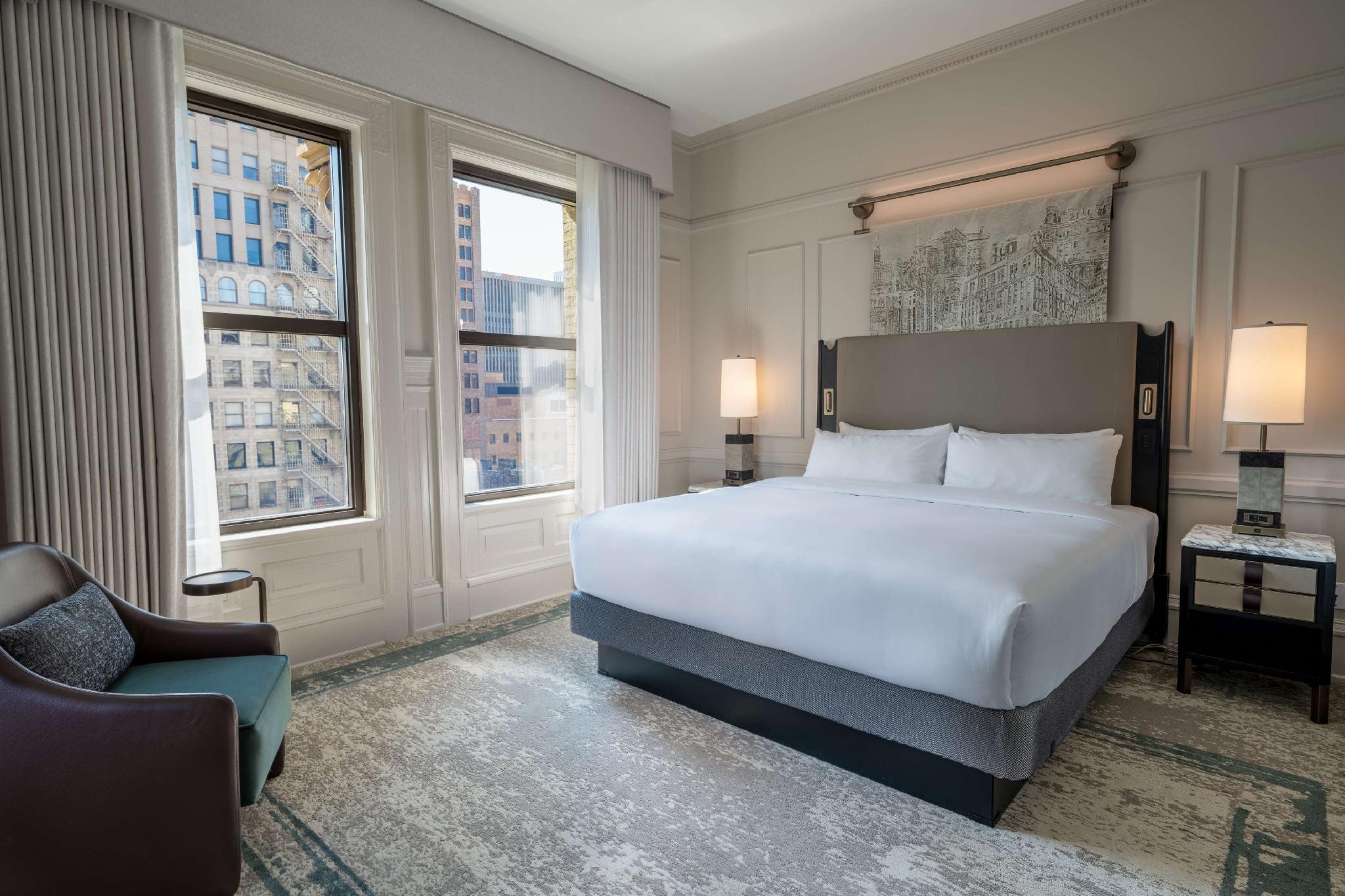 Pfister, Suite, King Bed