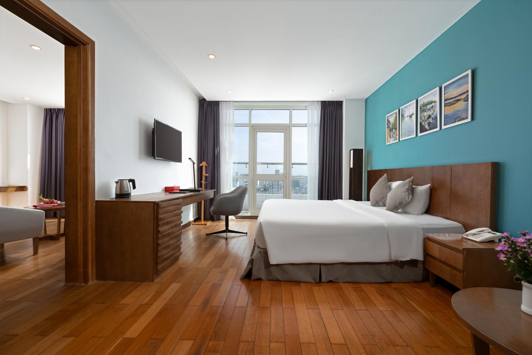 Executive, Suite, Double Bed, Sea or City View