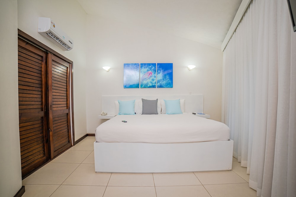 Paradise Beach Hotel 18/79