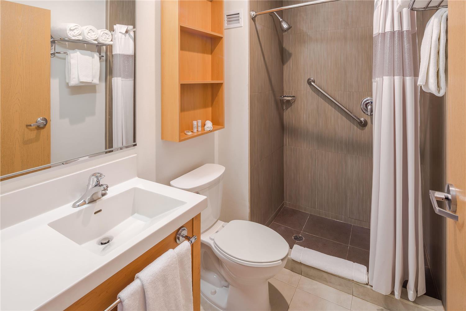 Microtel Inn & Suites by Wyndham Culiacan 54/56