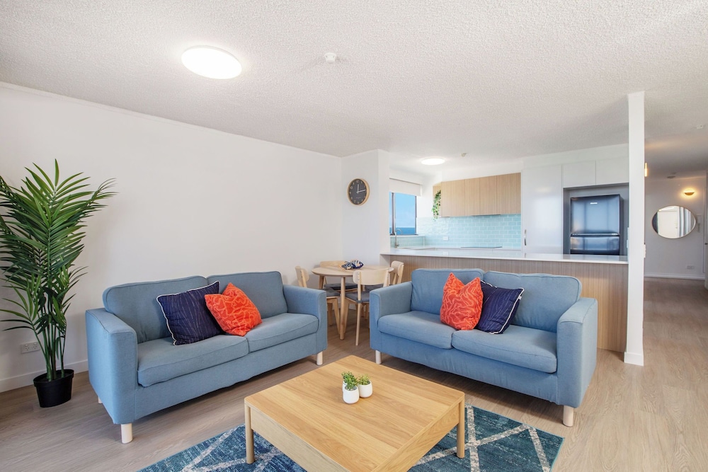 HORIZONS HOLIDAY APARTMENTS 56/79