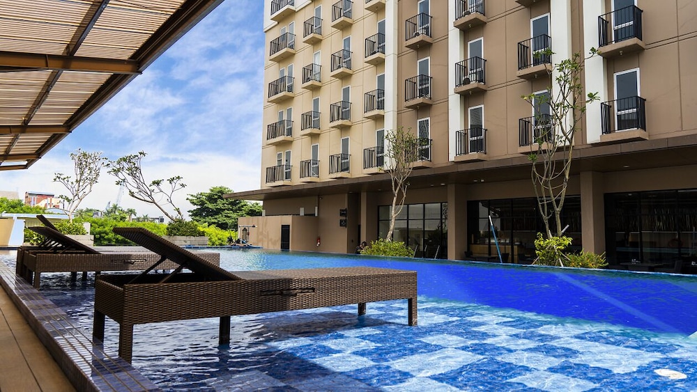 Azalea Suites Cikarang by Jayakarta Group 1/33