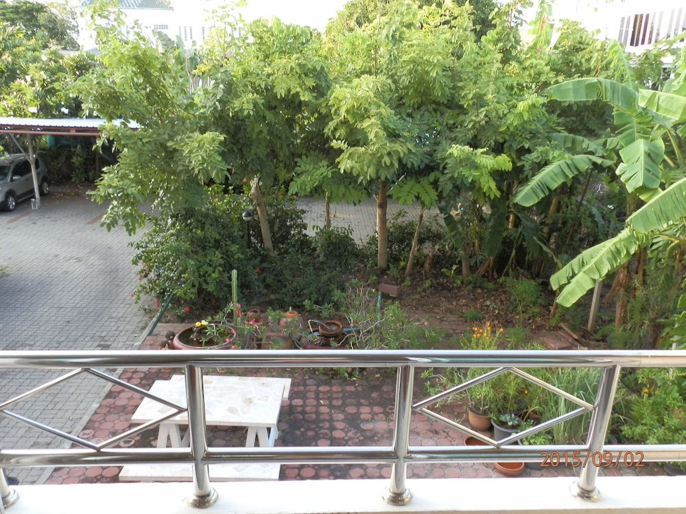 Sandy Serviced Apartment 36/62