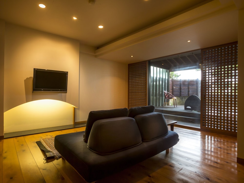 HOTEL YAGI 45/50