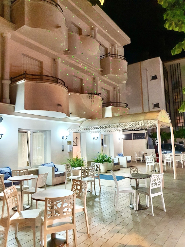 Hotel Marina 47/58