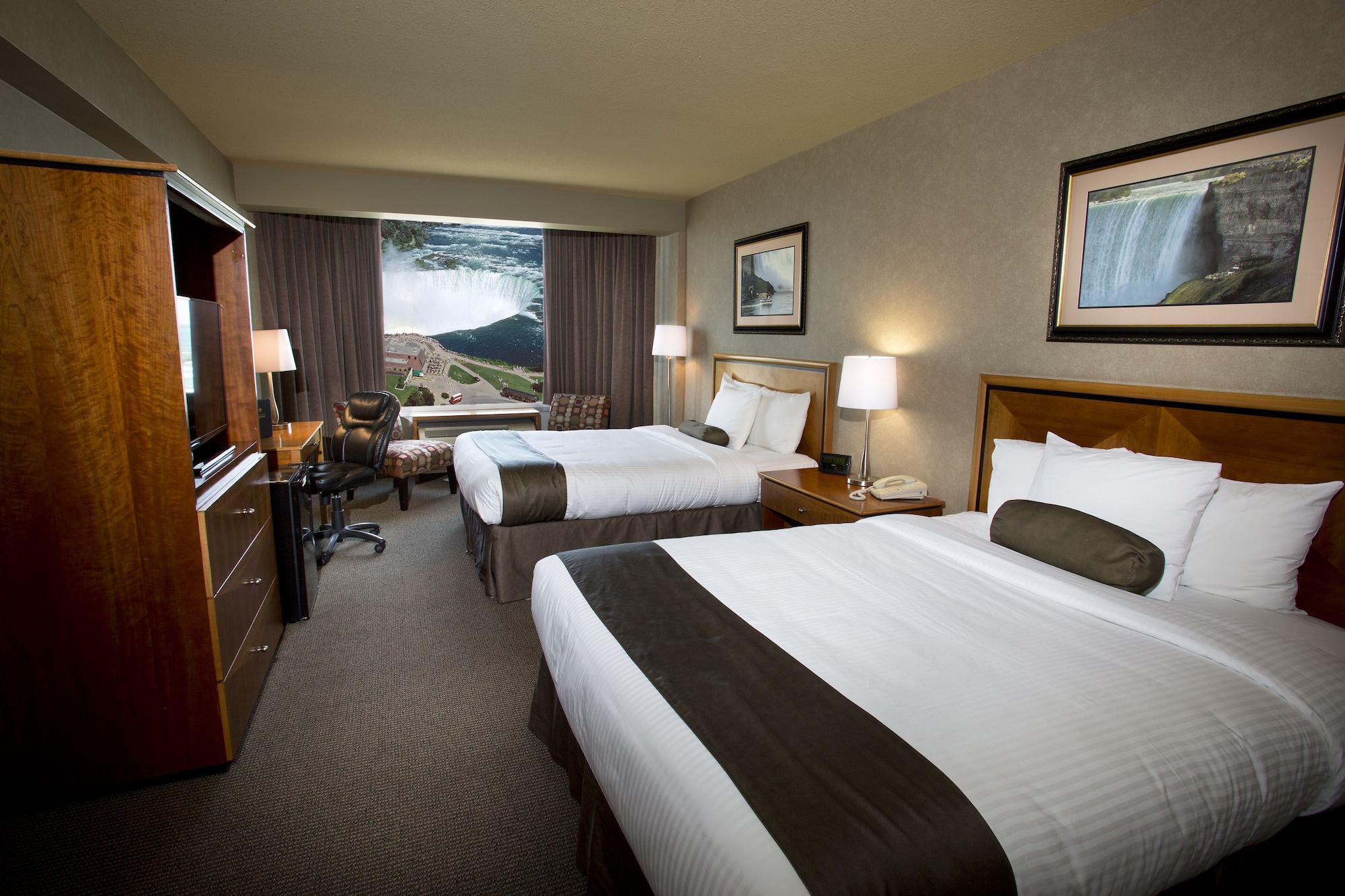 TOWER, PREMIUM, SUITE, 2 QUEEN BEDS, FALLS VIEW