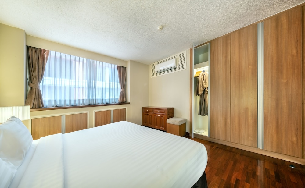 Bandara Silom Suites, Bangkok 8/78