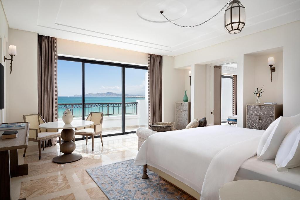 Royal, Signature, Suite, King Bed, Sea Front, Balcony, Top Floor, Corner