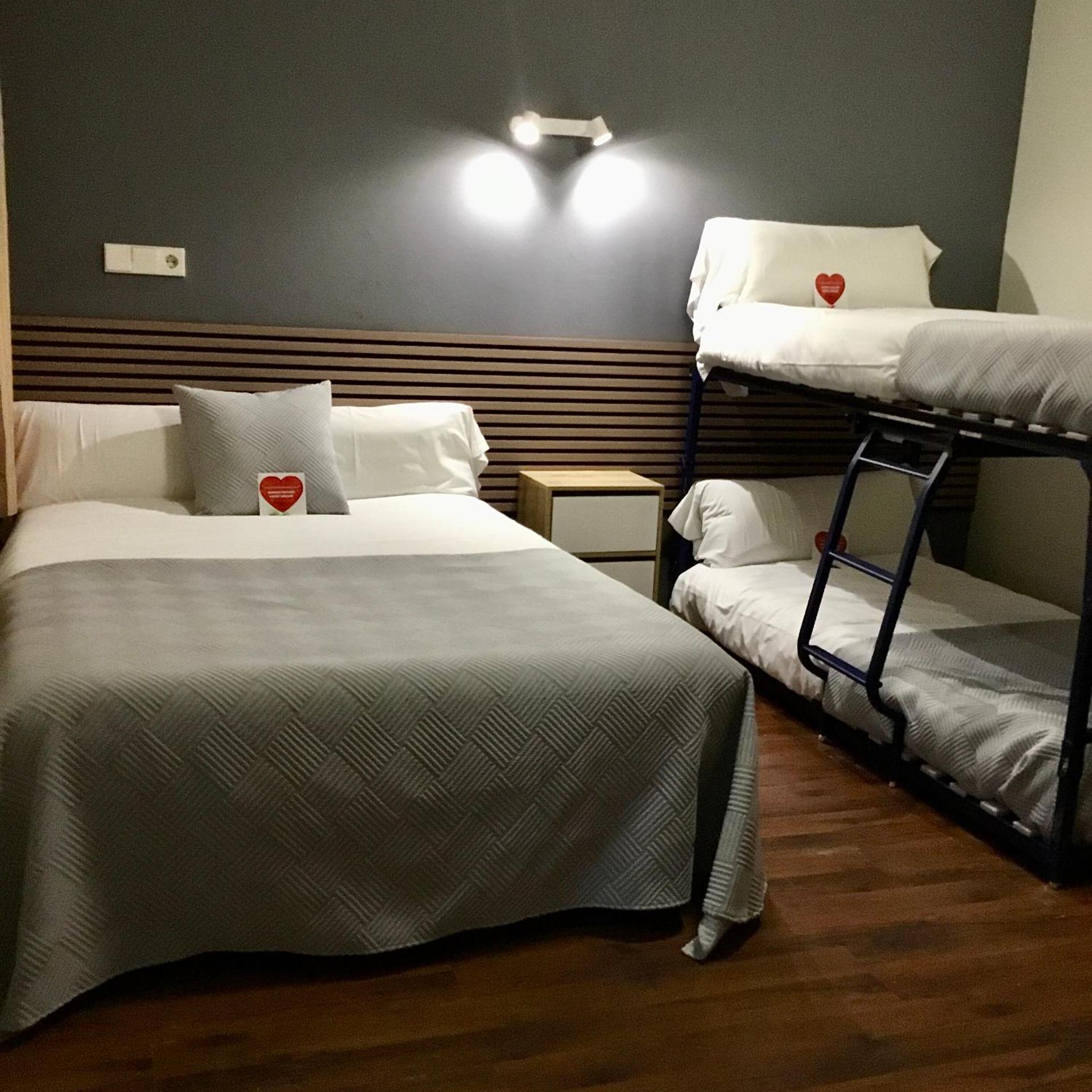 ROOM, TRIPLE