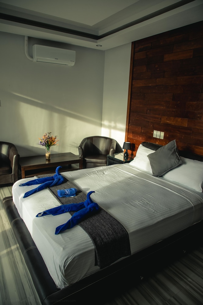 Stunning Republic Beach Resort 18/58
