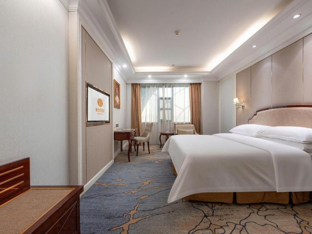Vienna Hotel (Guangzhou Baiyun University Jinyuan Plaza) 20/54