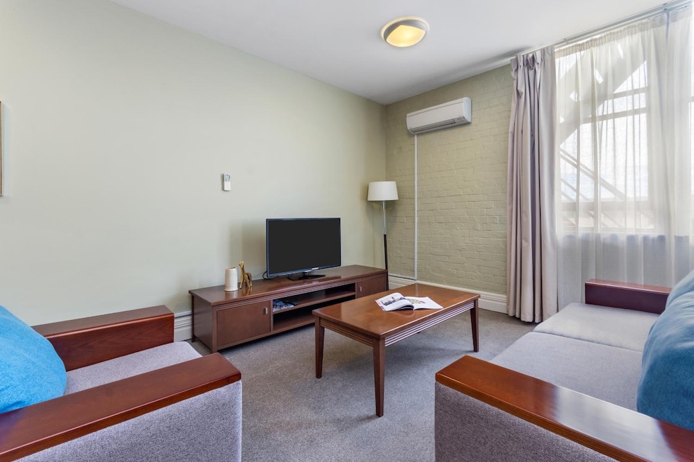 Launceston Central Apartment Hotel 35/51