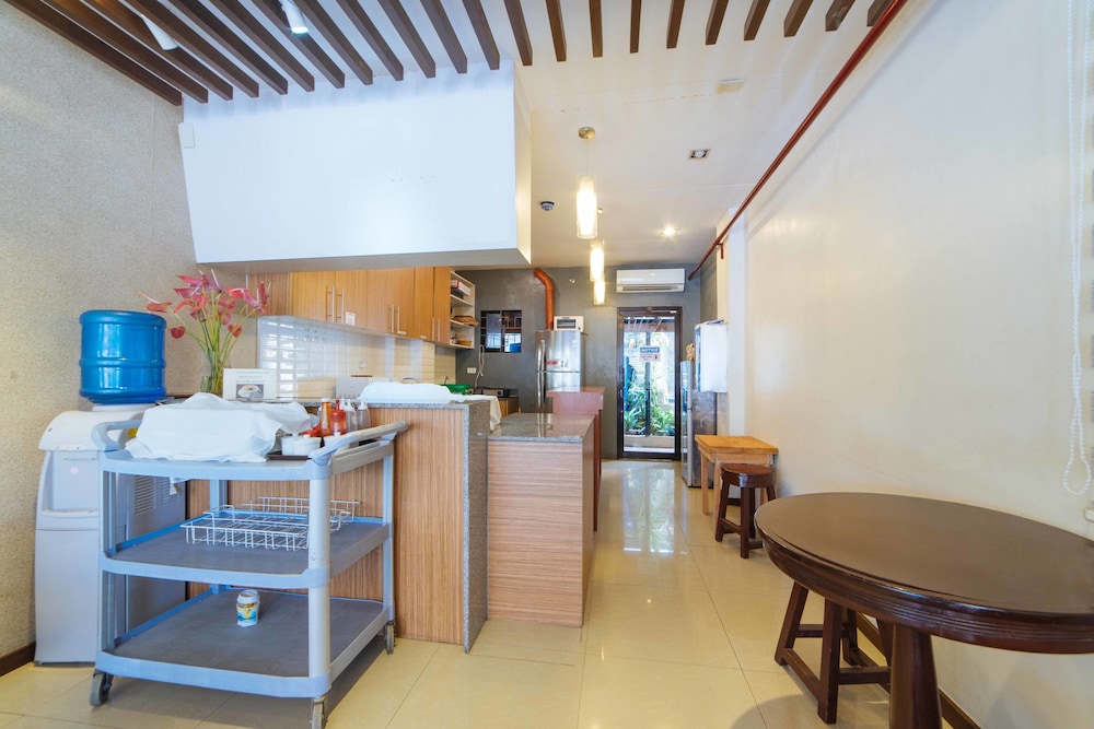 Reddoorz Plus Poblacion District Davao 18/32