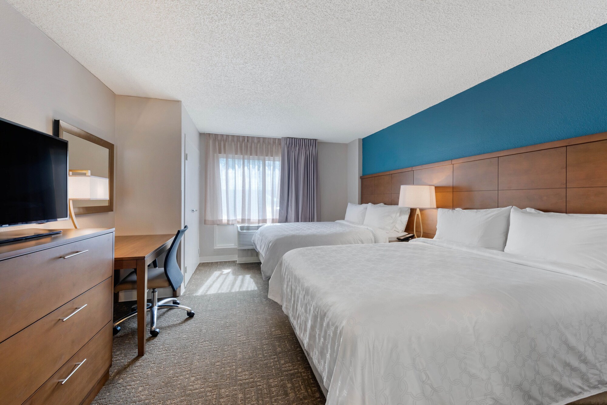 2 BEDROOMS, SUITE, 2 DOUBLE BEDS, KITCHEN