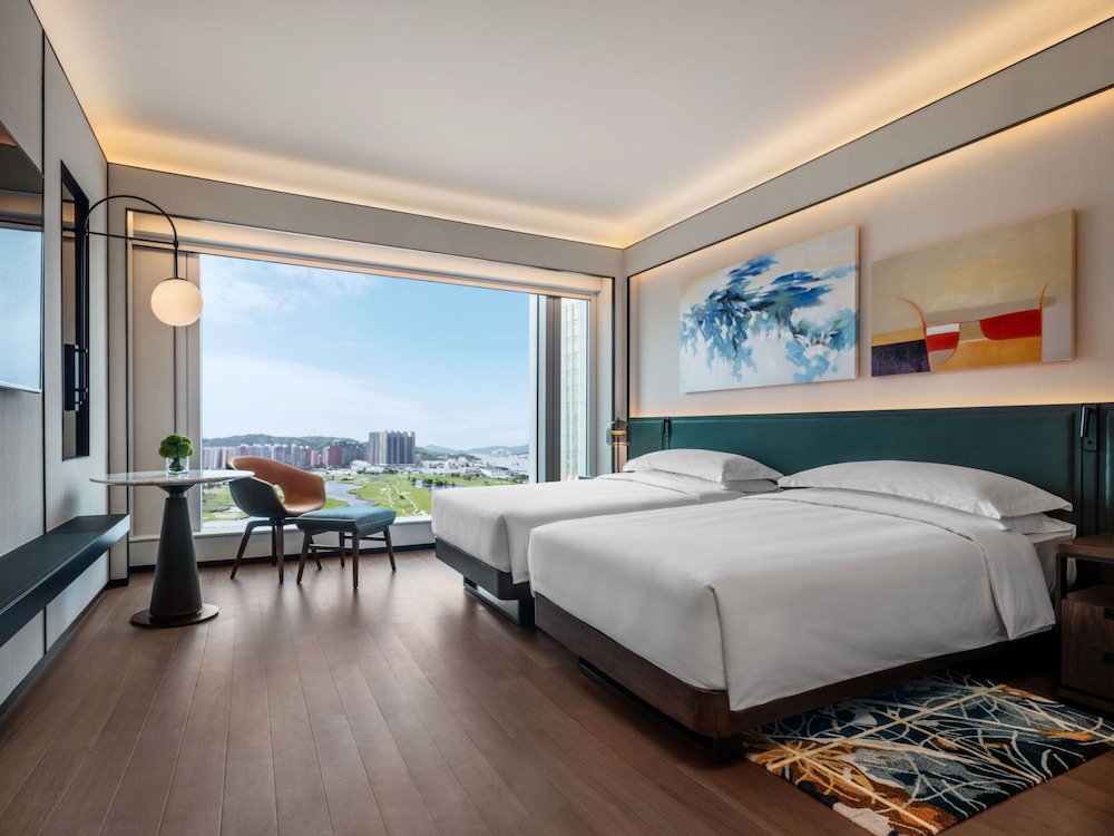 ROOM, TWIN BEDS