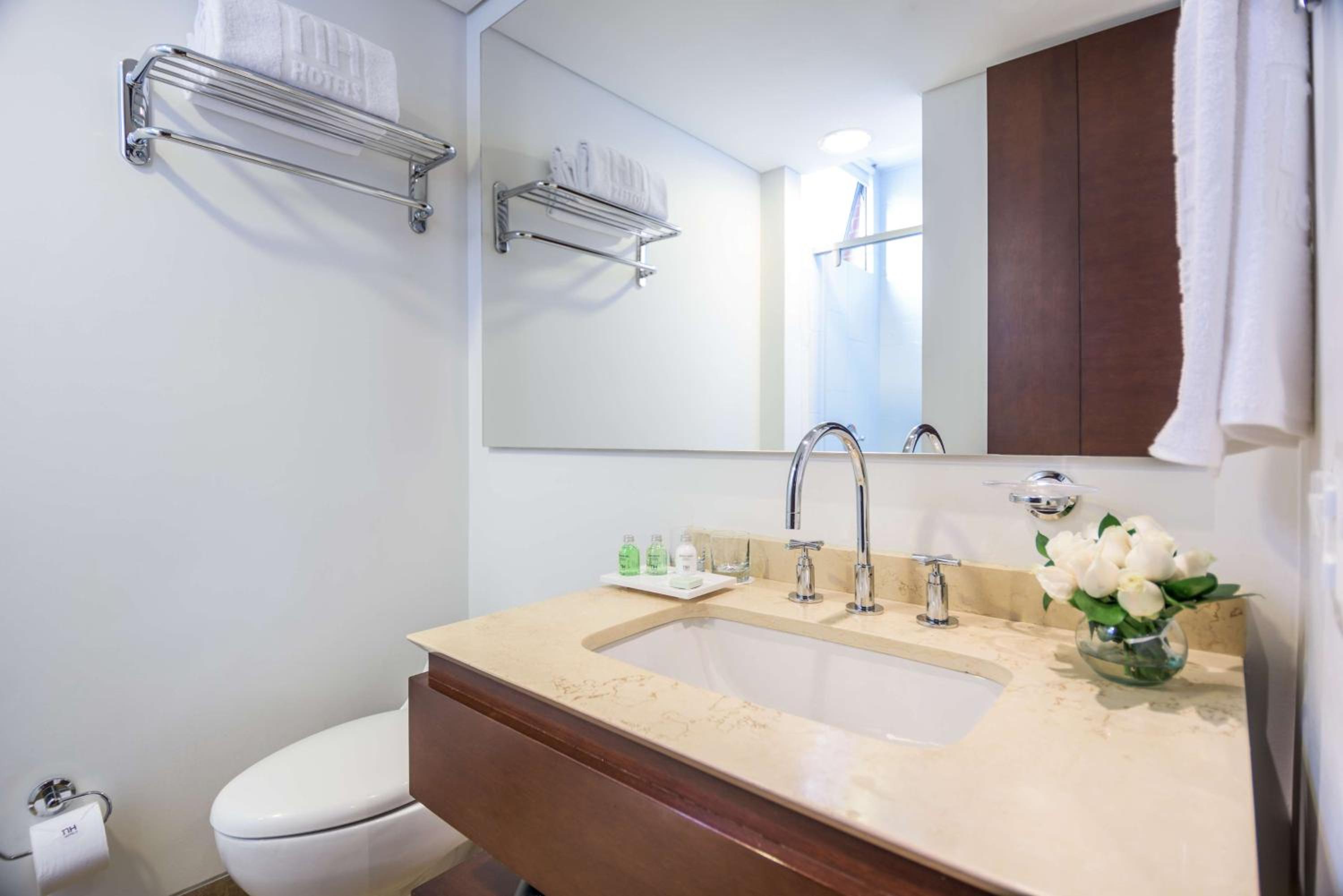 غرفة قياسية بسرير مزدوج مع سرير إضافي، NH Bogota Urban 93 Royal 4/4