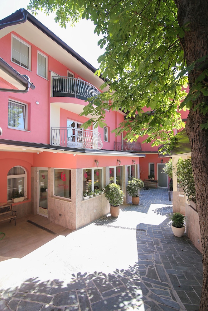 Hotel Asteria 2/63