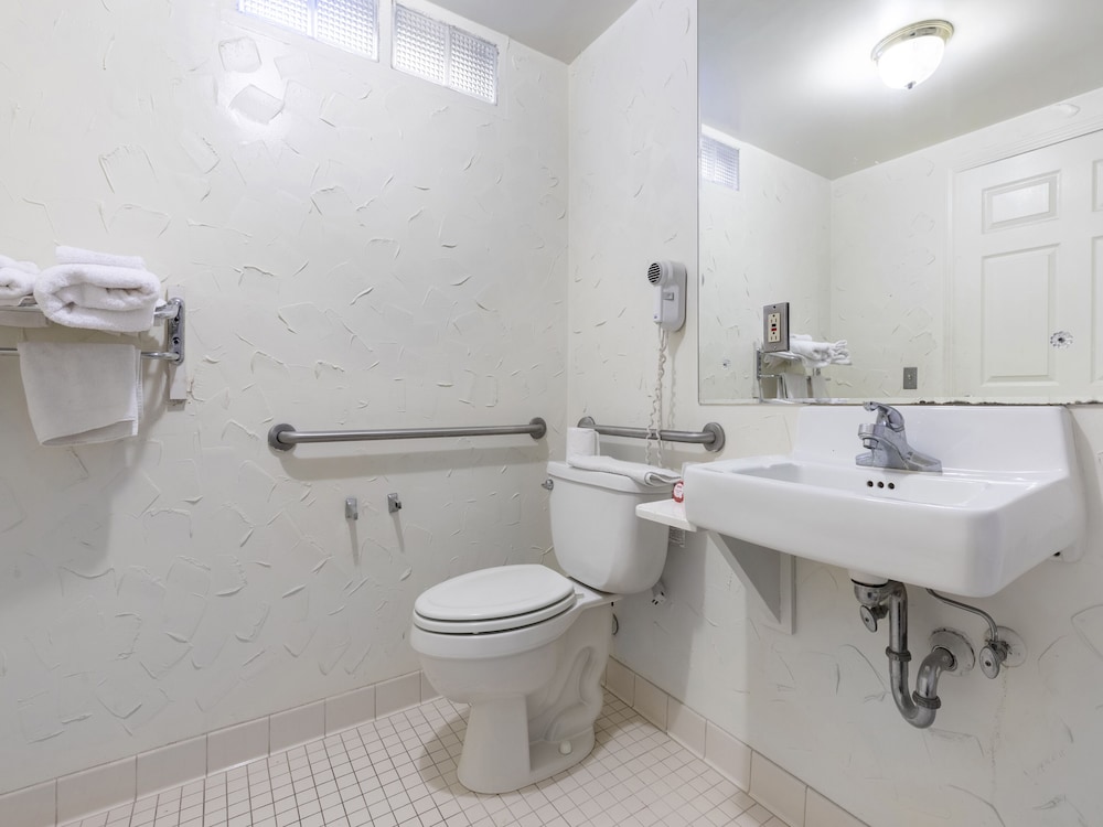 Americas Best Value Inn Springfield - Mansion View 43/47