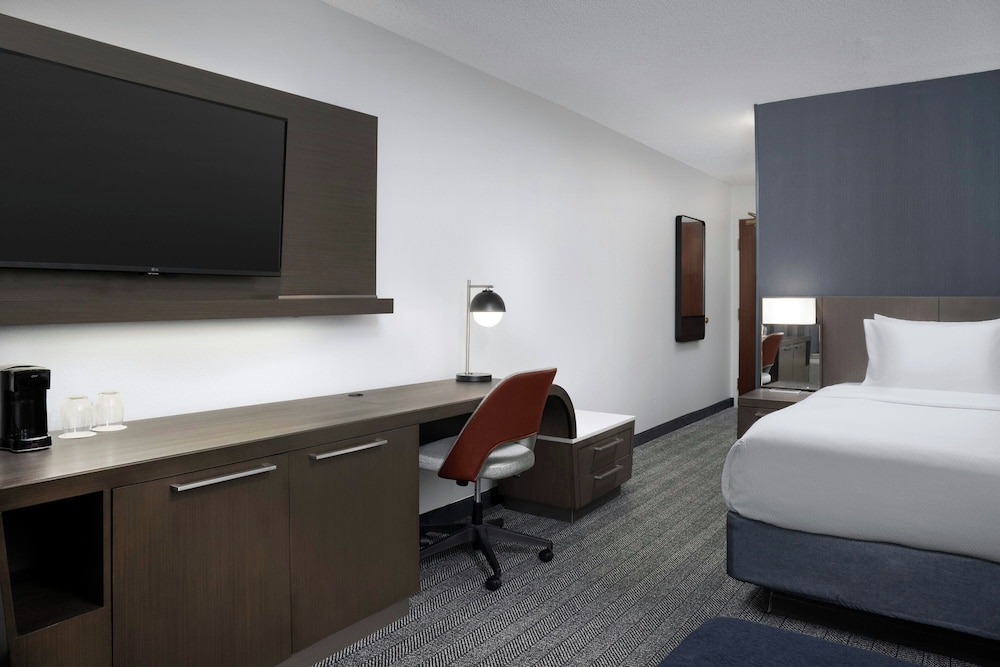 Courtyard By Marriott Lakeland 18/50