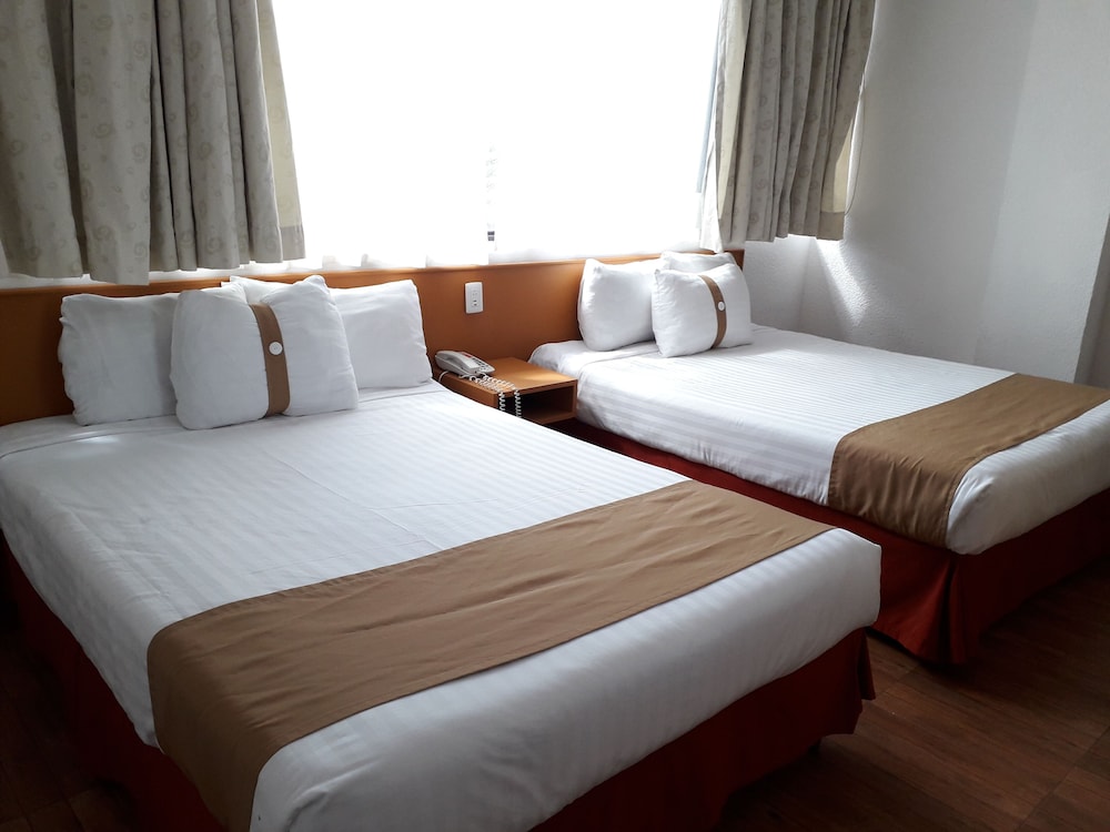 ROOM, 2 DOUBLE BEDS