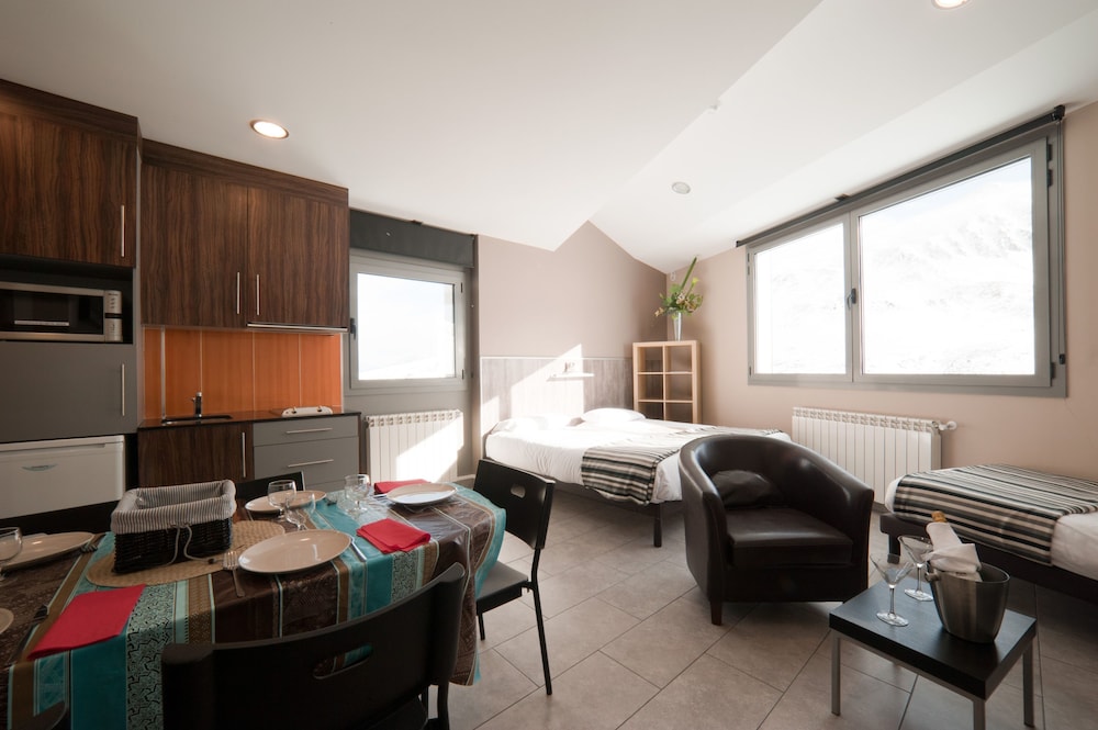Olimpiades Aparthotel 42/66